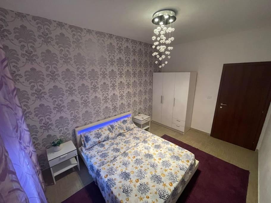 Bedroom, wardrobe