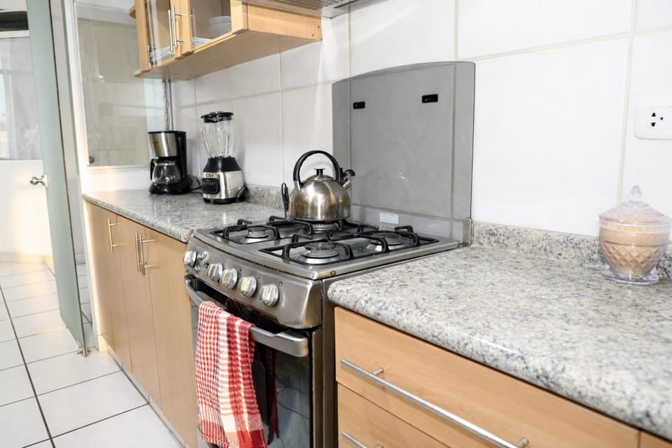 Coffee/tea facilities, Kitchen or kitchenette, stove, toaster