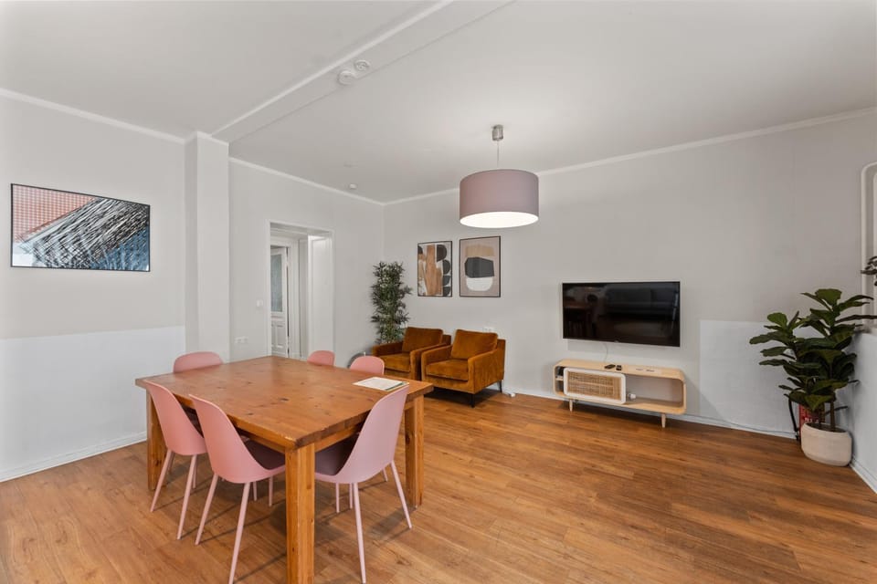 TV and multimedia, Dining area