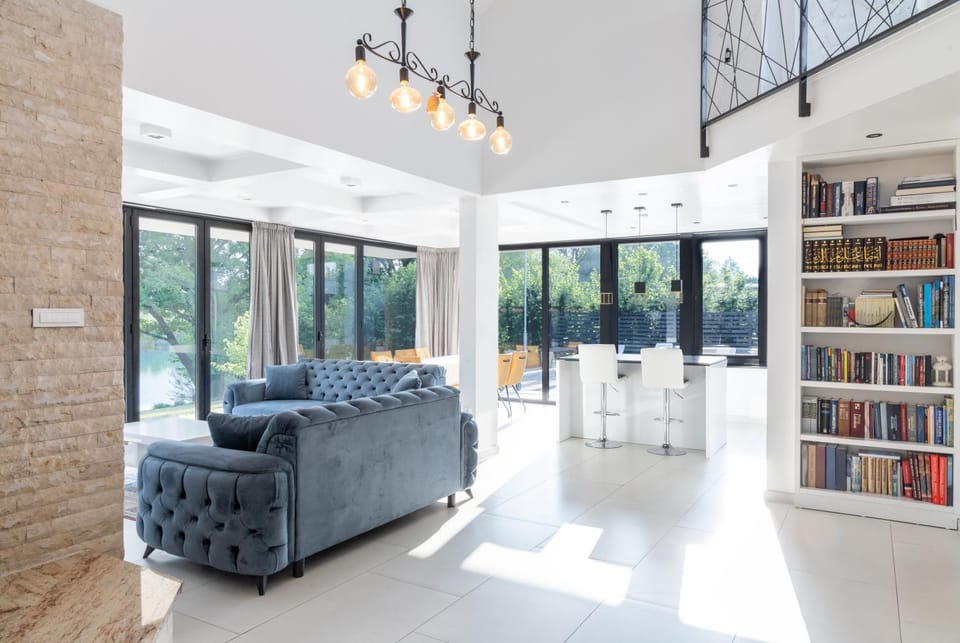 Library, Living room, Seating area