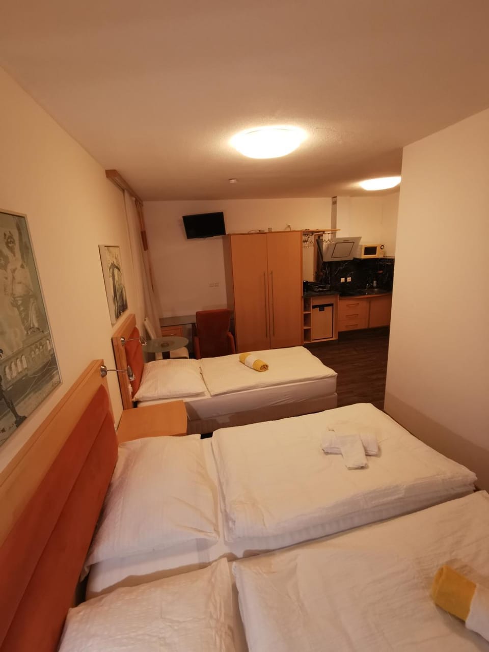Staff, Photo of the whole room, Bedroom