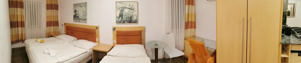 Staff, Bed, Living room, Photo of the whole room, Bedroom
