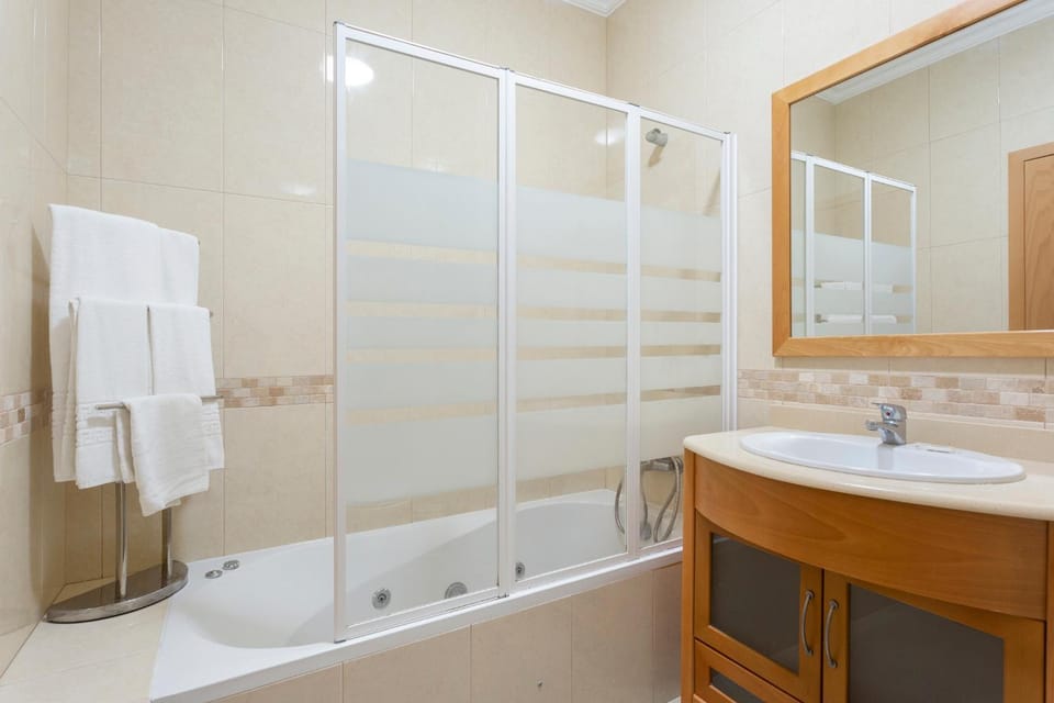 Bathroom, Bath