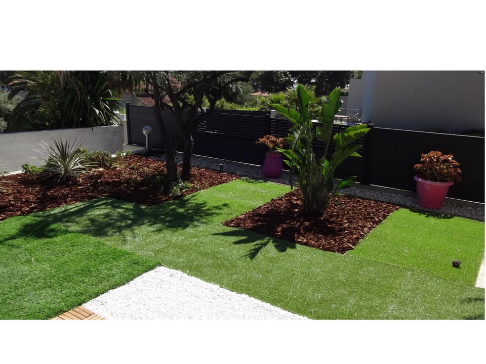 Patio, Nearby landmark, Staff, Staff, Staff, Restaurant/places to eat, Facade/entrance, Spring, Day, People, People, People, Property logo or sign, Property logo or sign, Property logo or sign, Neighbourhood, Natural landscape, Winter, Summer, Garden, Garden, Other, Other, Decorative detail, Decorative detail, Beach, Beach, Autumn, On site, Guests, Guests, Guests, Garden view, Garden view, Sea view, Sea view, Supermarket/grocery shop, Shopping Area, children, children, children, young children, young children, young children, older children, older children, older children, group of guests, group of guests, group of guests, Certificate/Award, Certificate/Award, Certificate/Award, Family, Family, Family