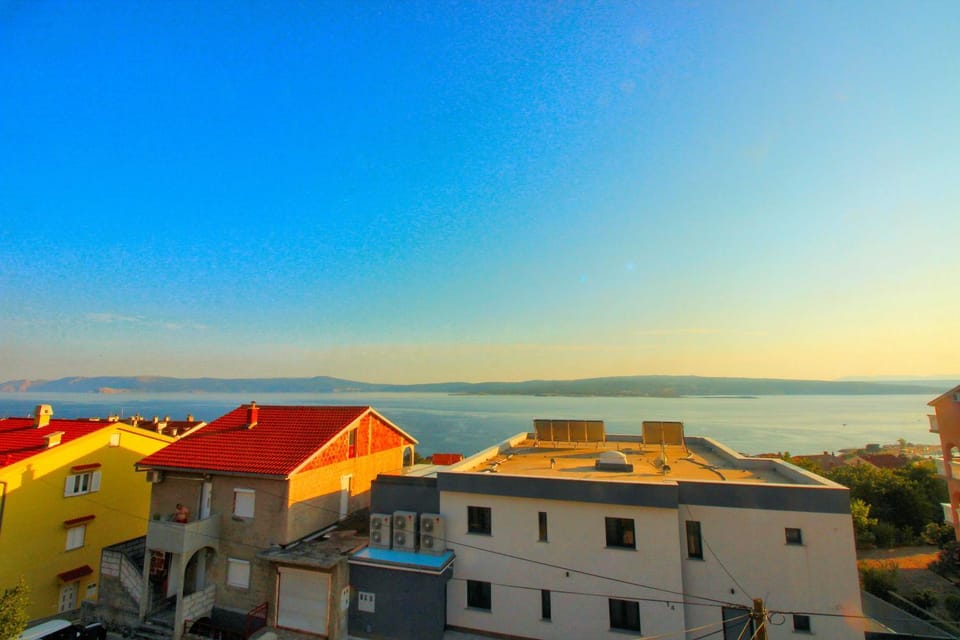 City view, Sea view