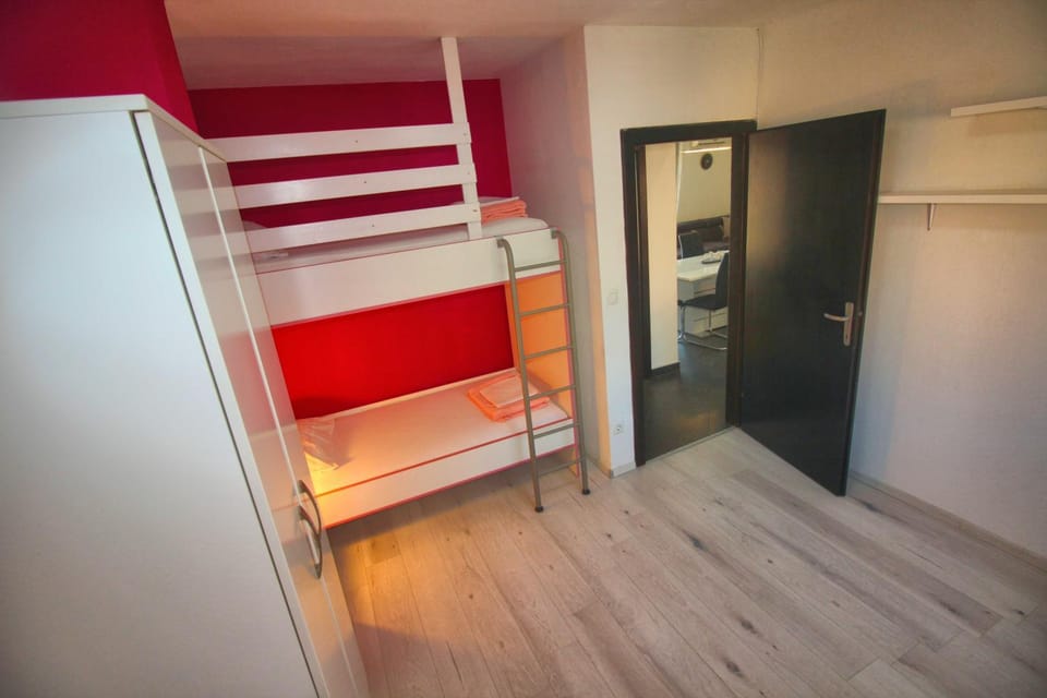 bunk bed