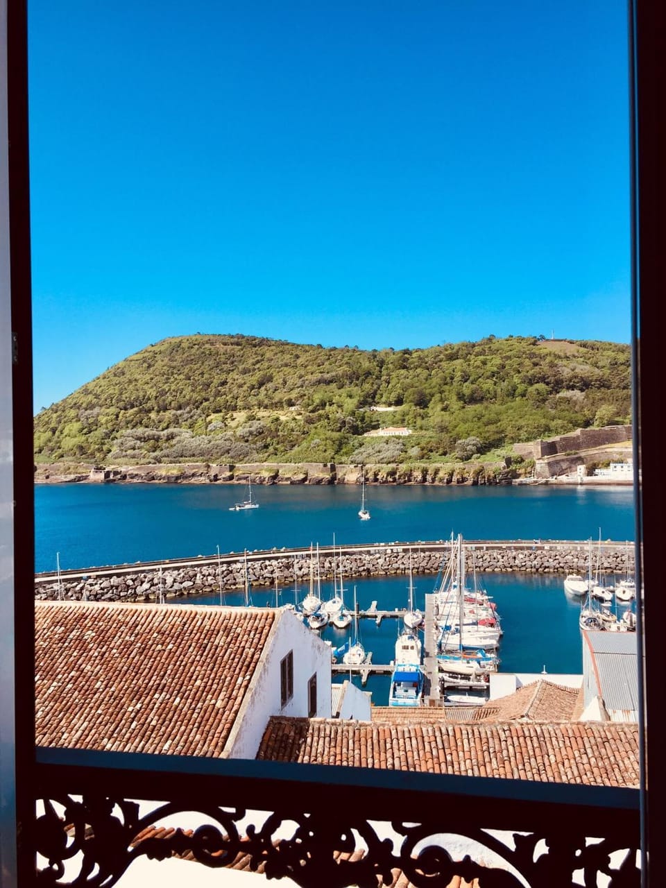 Mountain view, Sea view