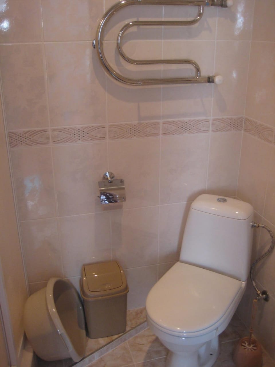 Shower, Toilet