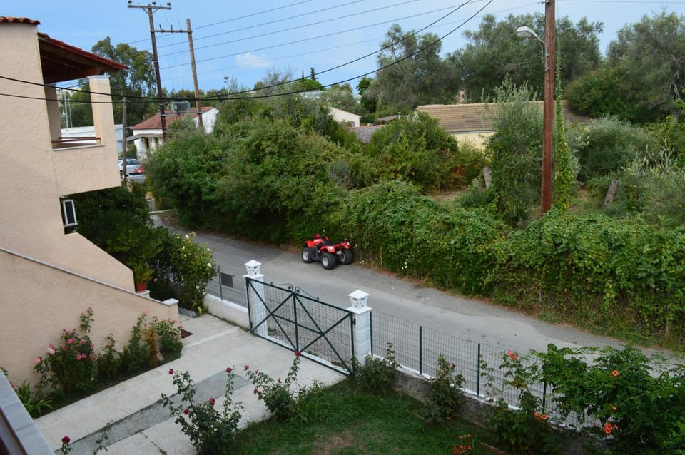 Facade/entrance, Bird's eye view