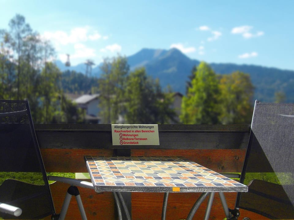 Balcony/Terrace, Decorative detail, Mountain view, Area and facilities