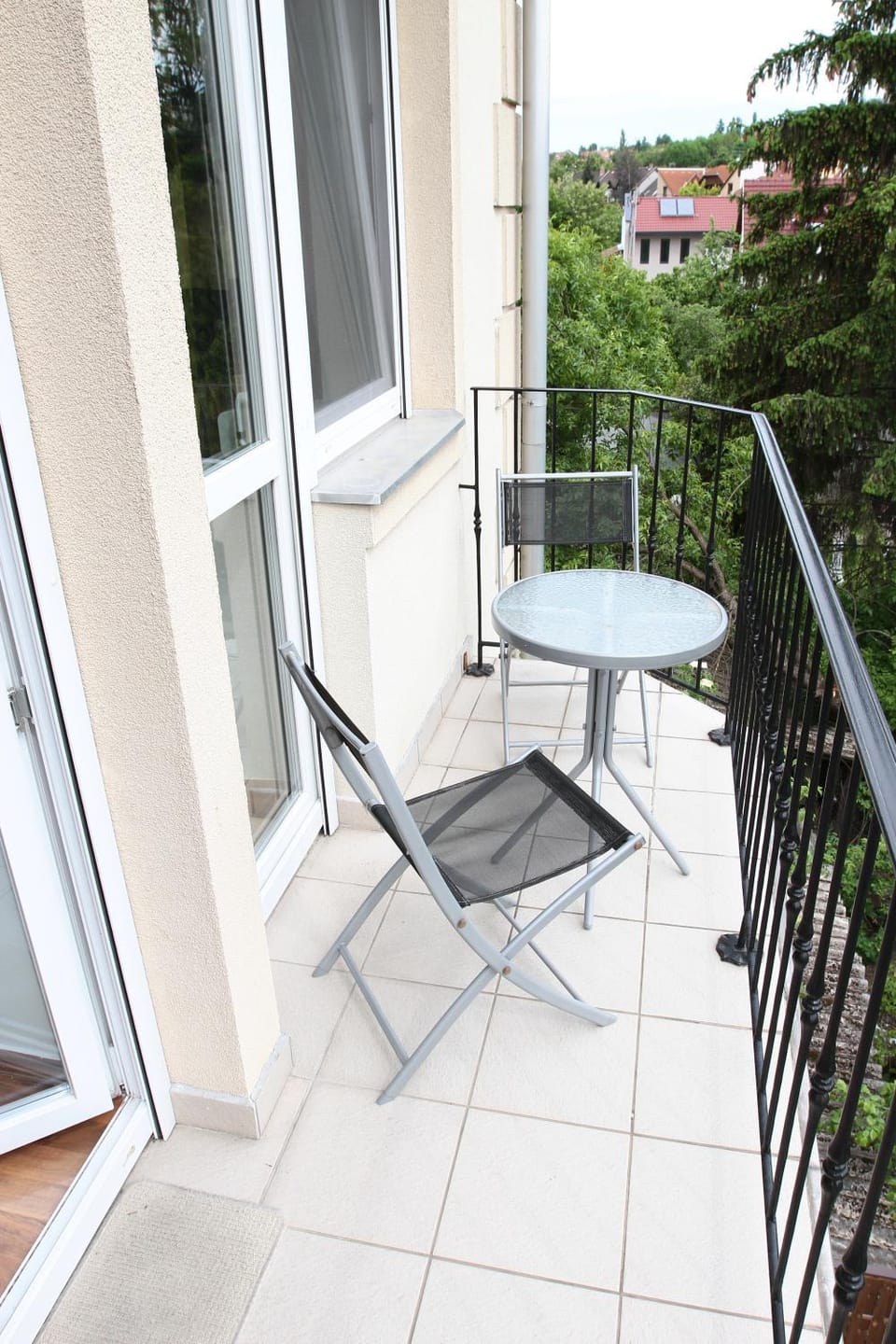 Property building, Facade/entrance, Bird's eye view, Floor plan, City view, Garden view, Landmark view, Mountain view
