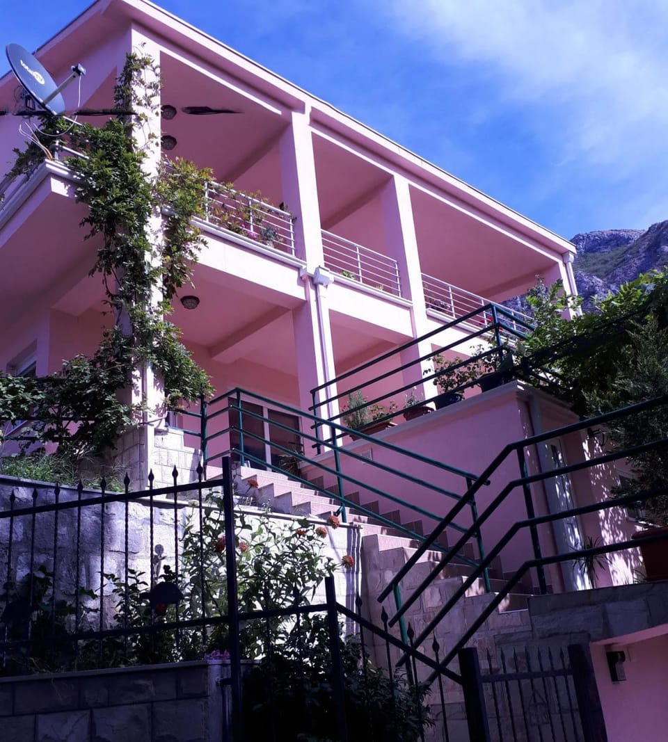 Property building, Bird's eye view, View (from property/room), Garden view, Mountain view, Sea view