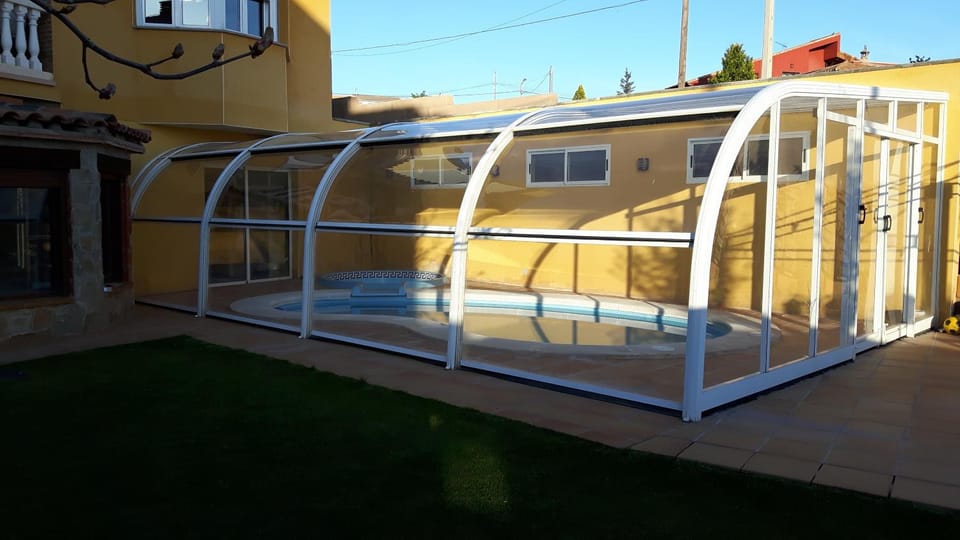 Property building, Hot Tub, Swimming pool