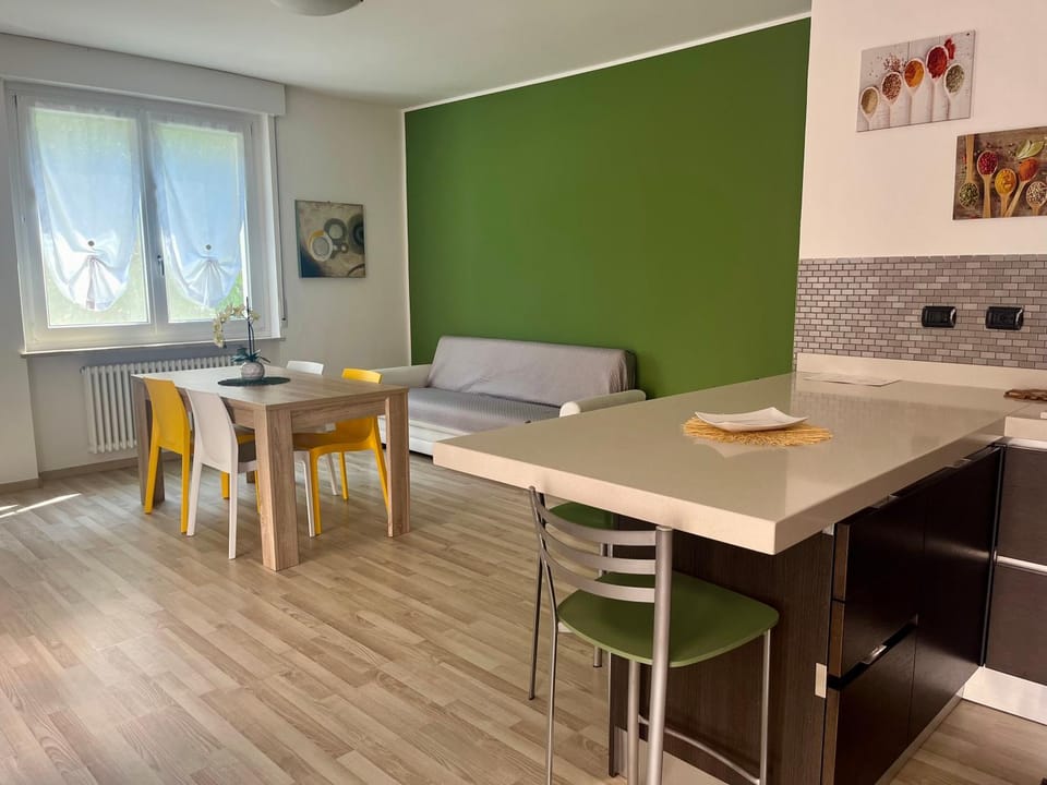 Dining area, kitchen