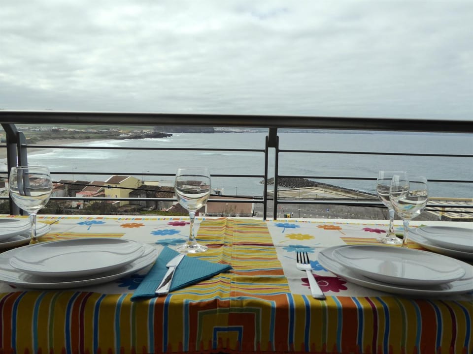 Balcony/Terrace, Food and drinks, Sea view