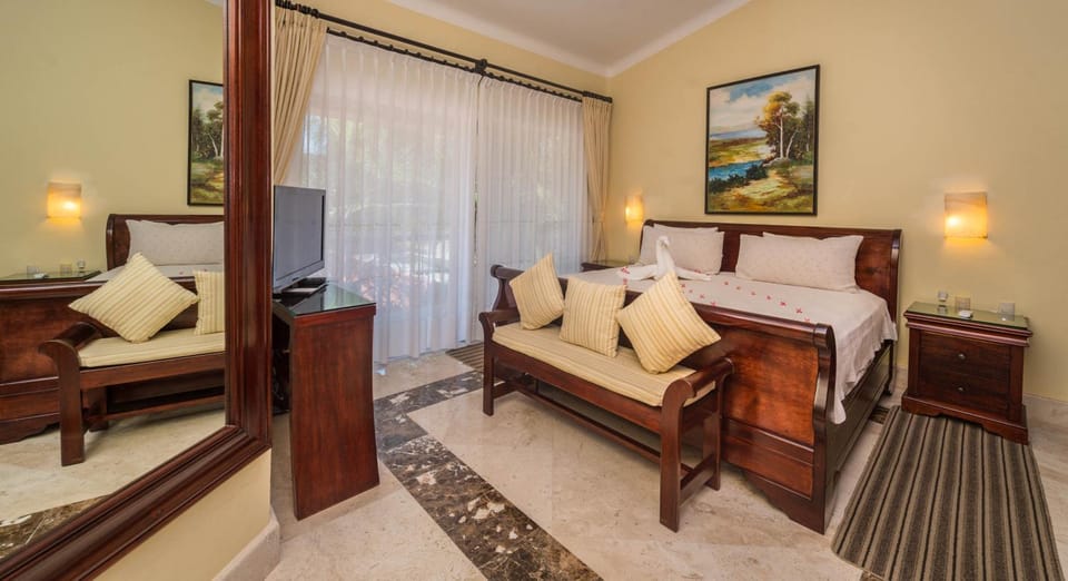 Bedroom, Garden view