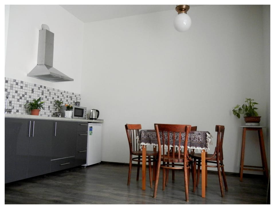 Food and drinks, Dining area
