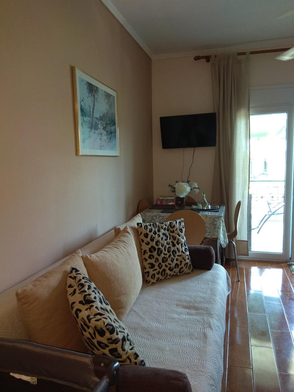 TV and multimedia, Seating area