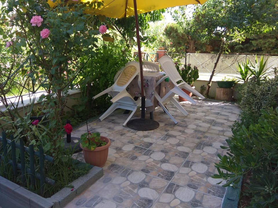 BBQ facilities, Garden