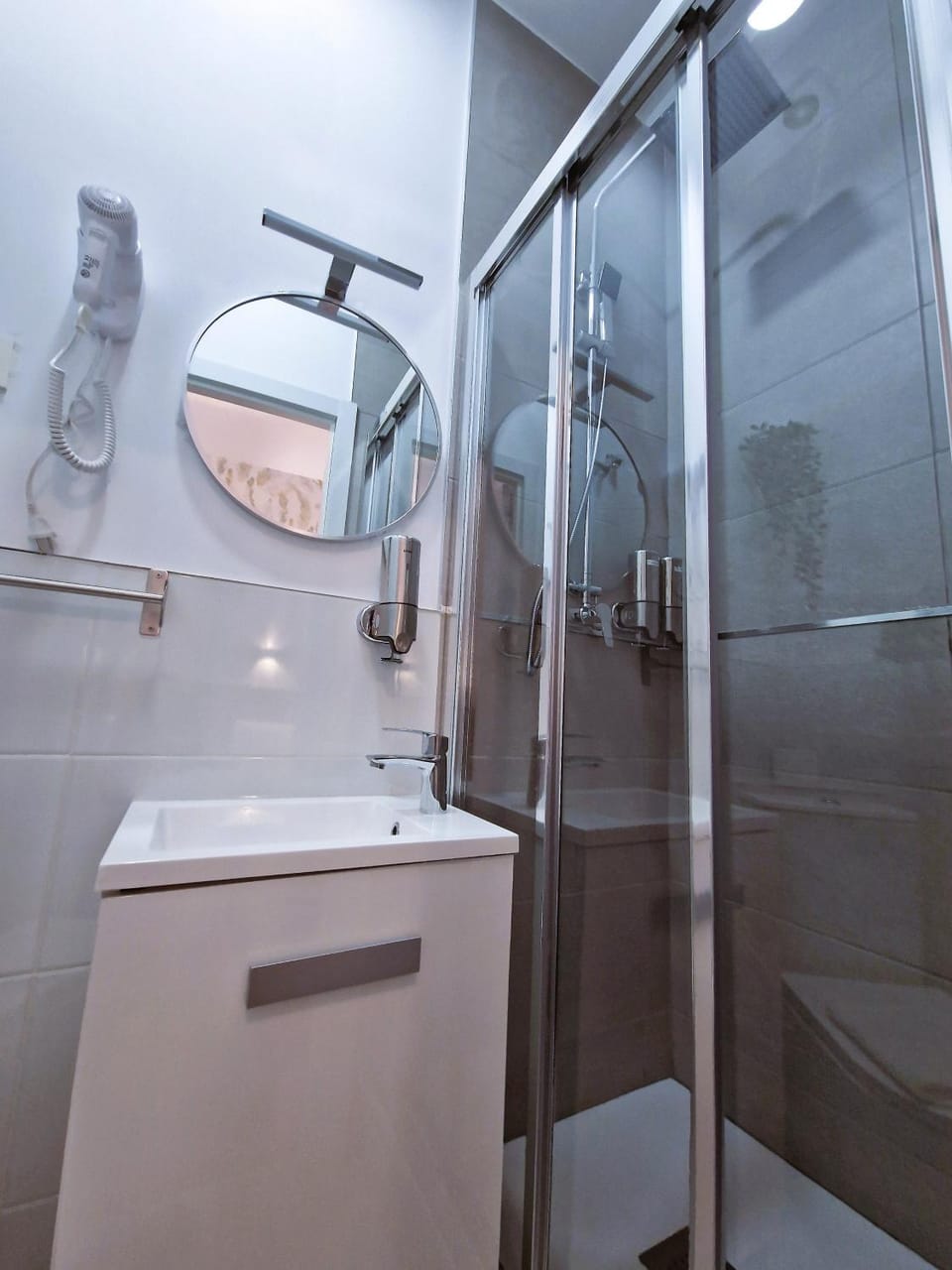 Shower, Bathroom