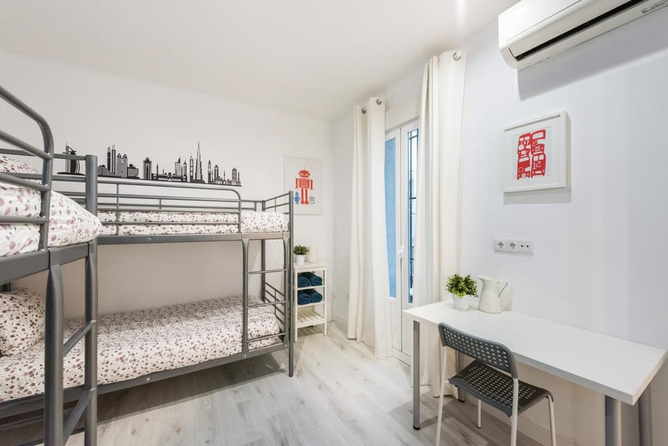 Bedroom, bunk bed, air conditioner