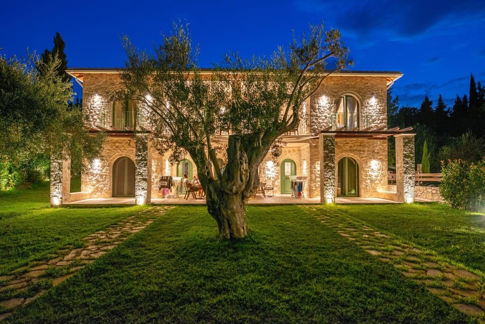 Facade/entrance, Garden
