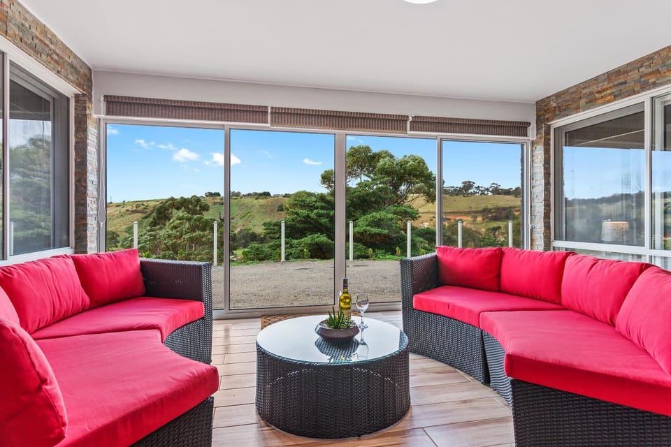 Garden, View (from property/room), Balcony/Terrace, Living room, Seating area, Mountain view