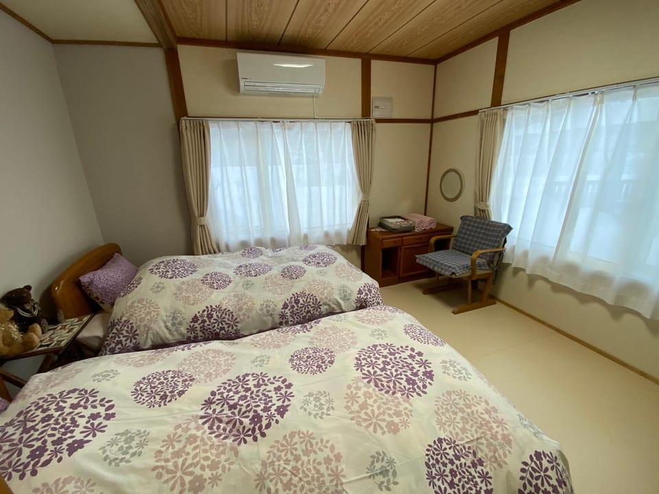 Bed, Photo of the whole room