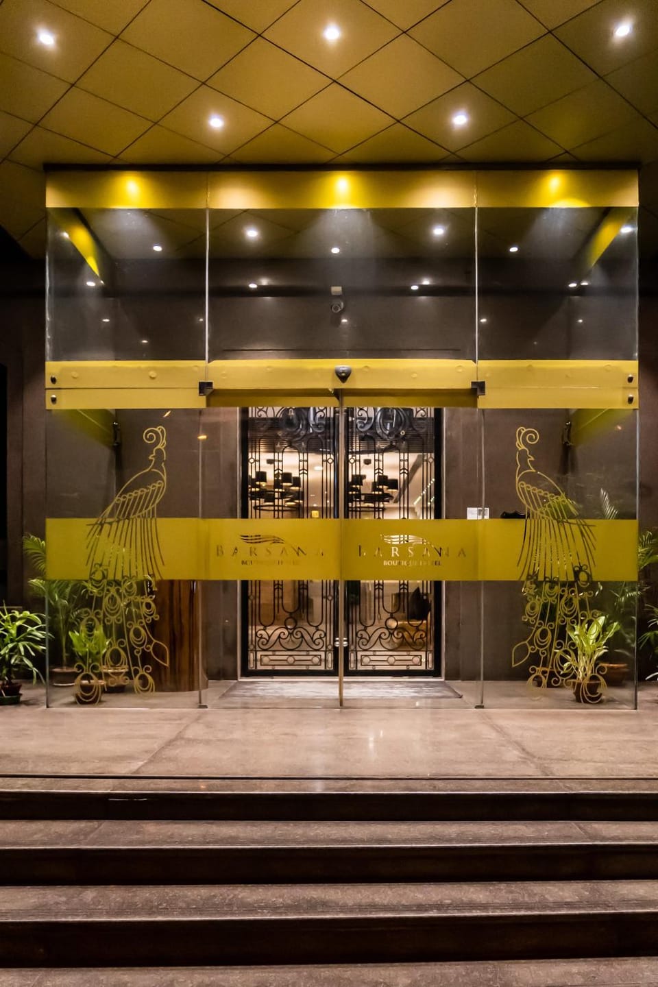 Property building, Facade/entrance, Lobby or reception