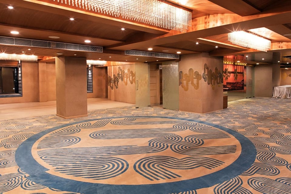 Coffee/tea facilities, Food and drinks, Banquet/Function facilities, Evening entertainment, Meeting/conference room, Food, Meals