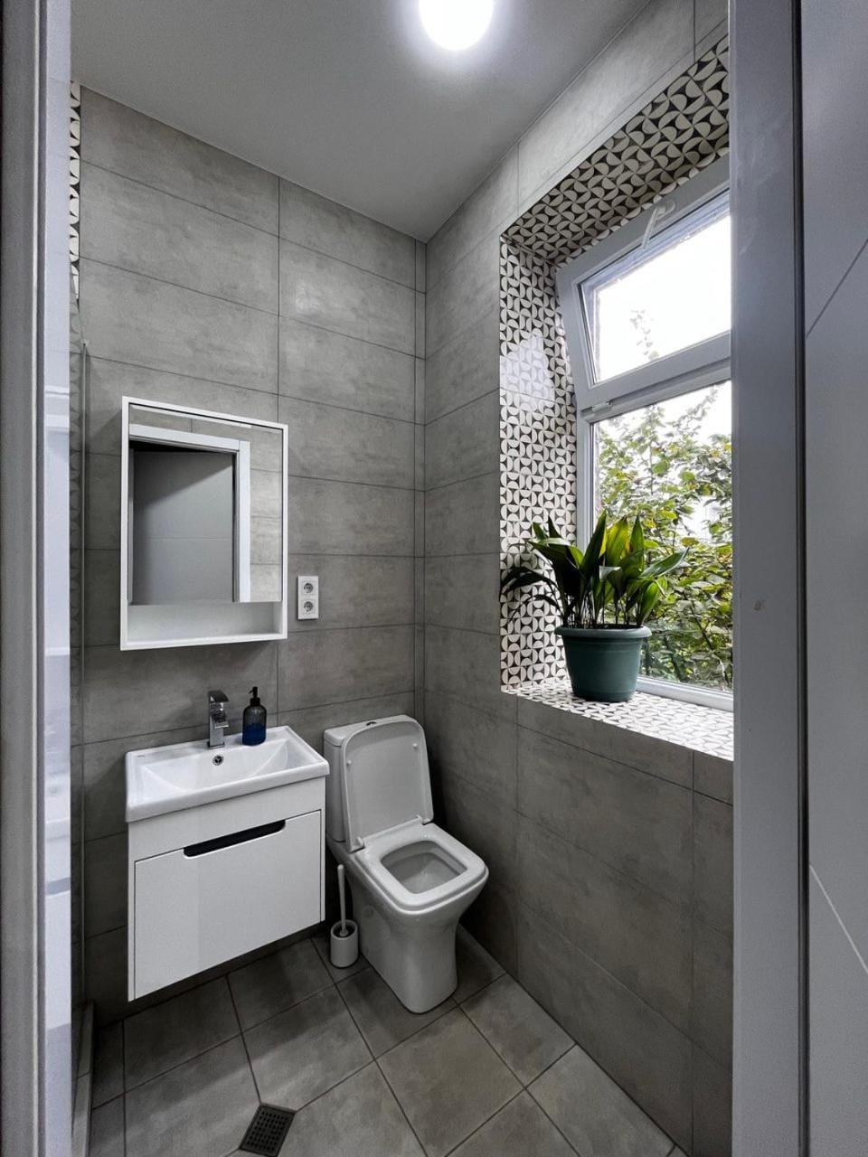 Toilet, Bathroom