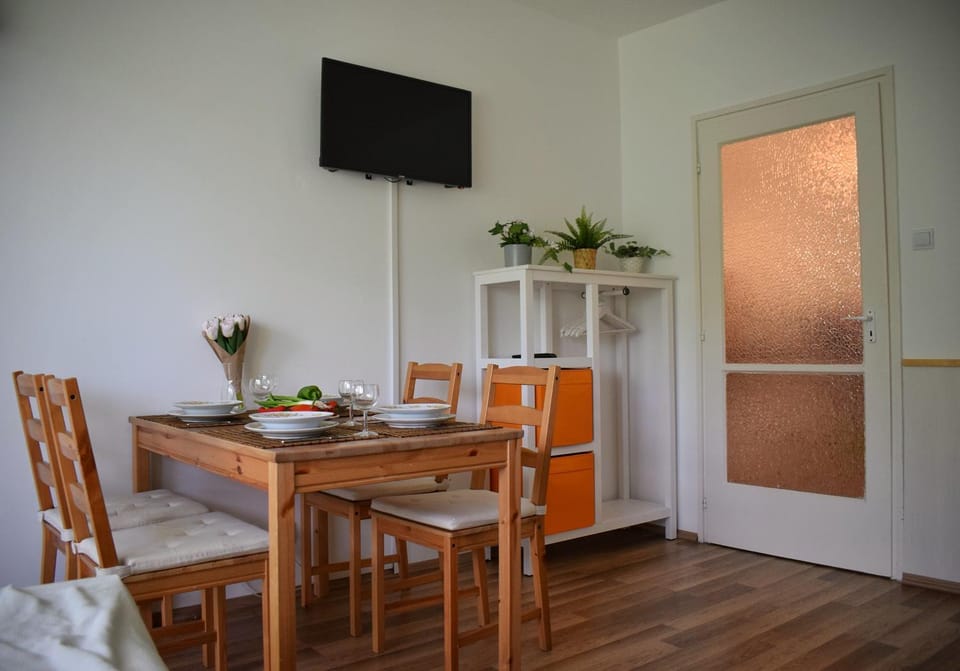 TV and multimedia, Living room, wardrobe