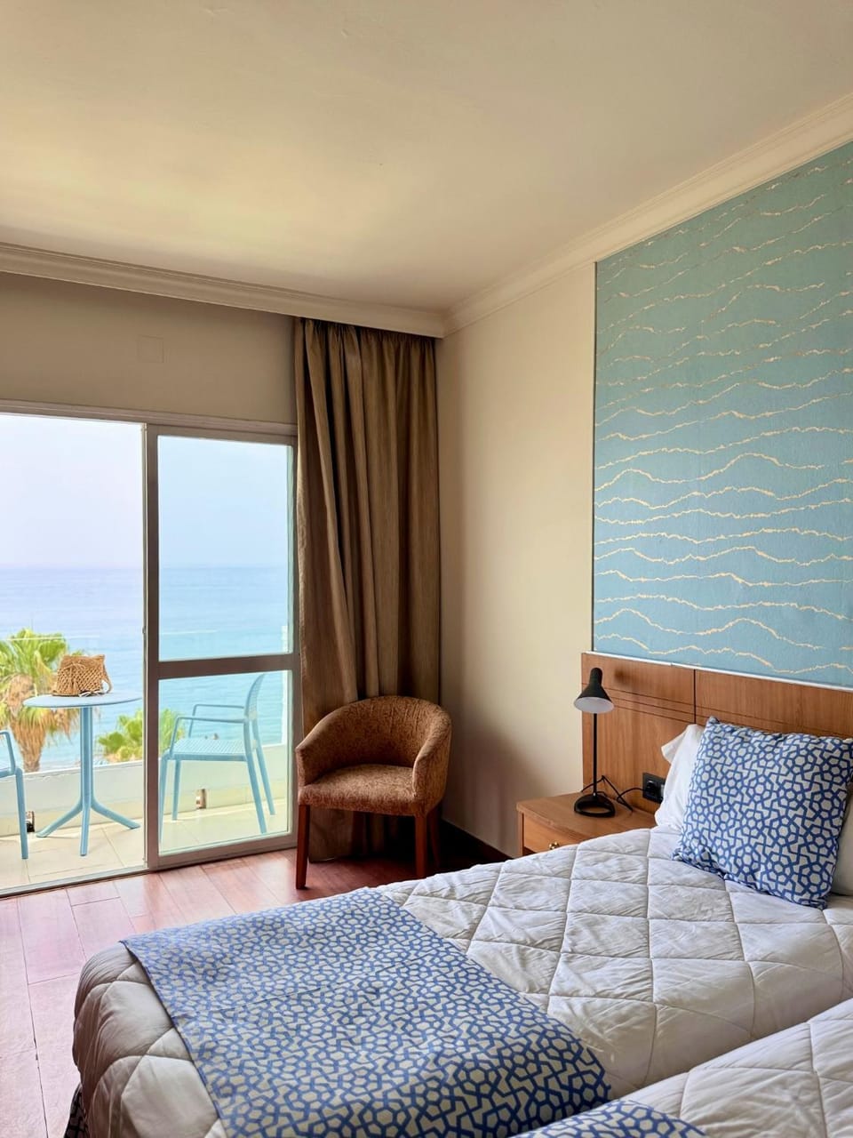 Photo of the whole room, Bedroom, Sea view