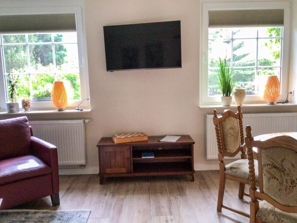 TV and multimedia, Living room, Decorative detail