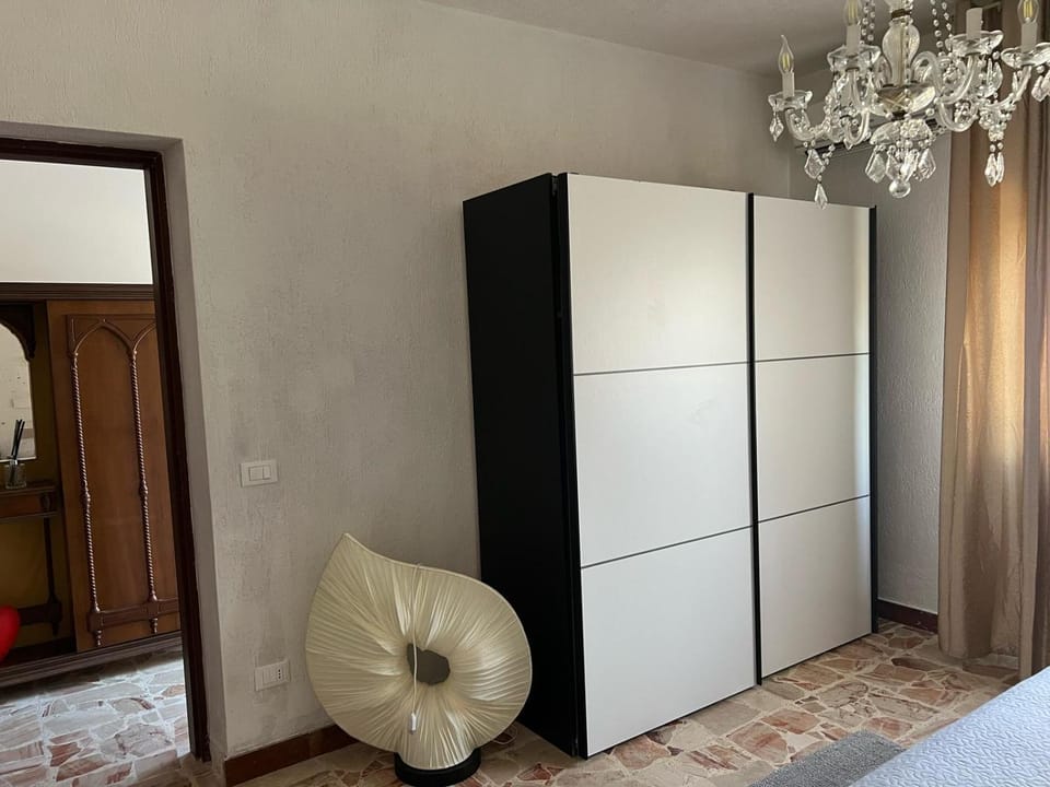 Bedroom, wardrobe