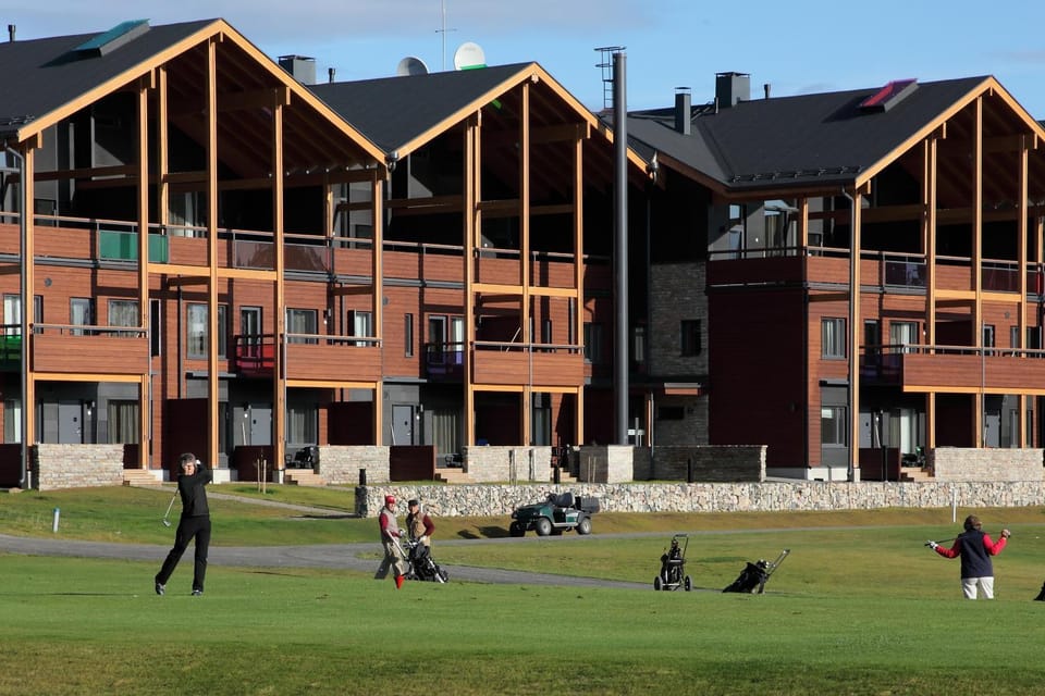 Facade/entrance, Summer, Golfcourse