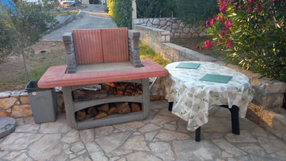 Patio, Day, Summer, BBQ facilities, Garden, On site, Sunset