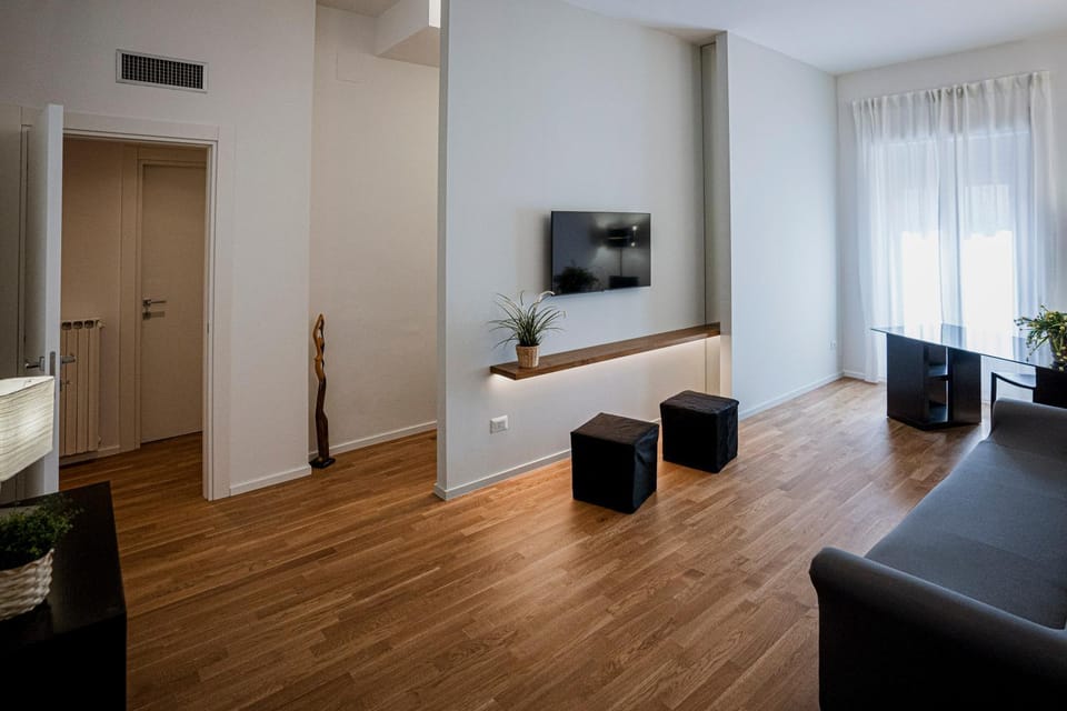 Communal lounge/ TV room, Living room, Seating area