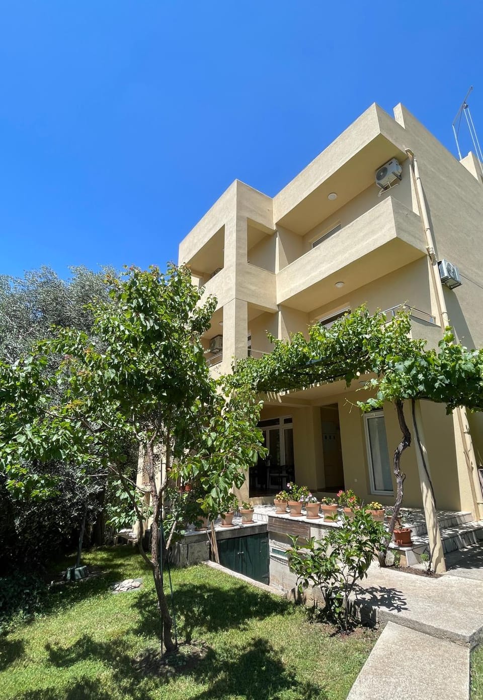 Property building, Garden, Garden view