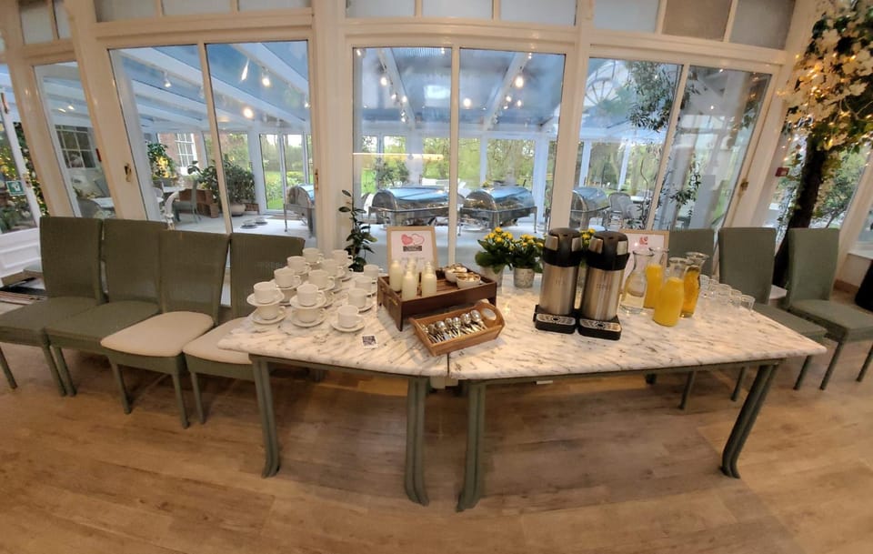 Food and drinks, Breakfast, Continental breakfast, Drinks