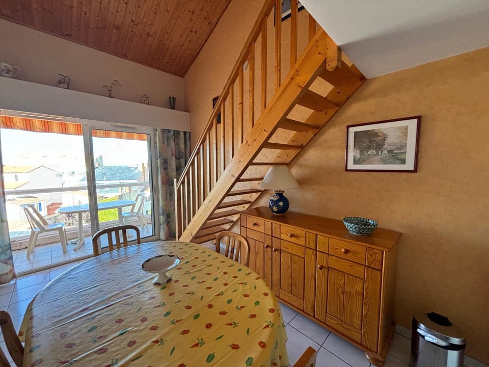 Appartement T3 - à 50m de la plage, 2 chambres, garage - FR-1-197-225 Apartment in Les Sables-d'Olonne