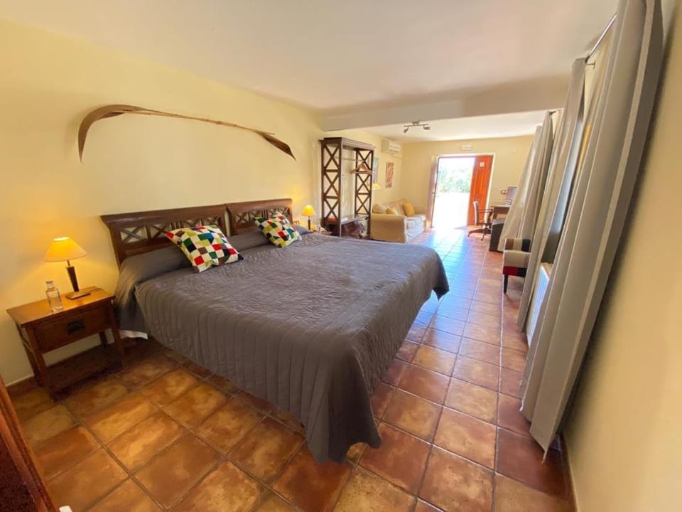 Bed, Photo of the whole room