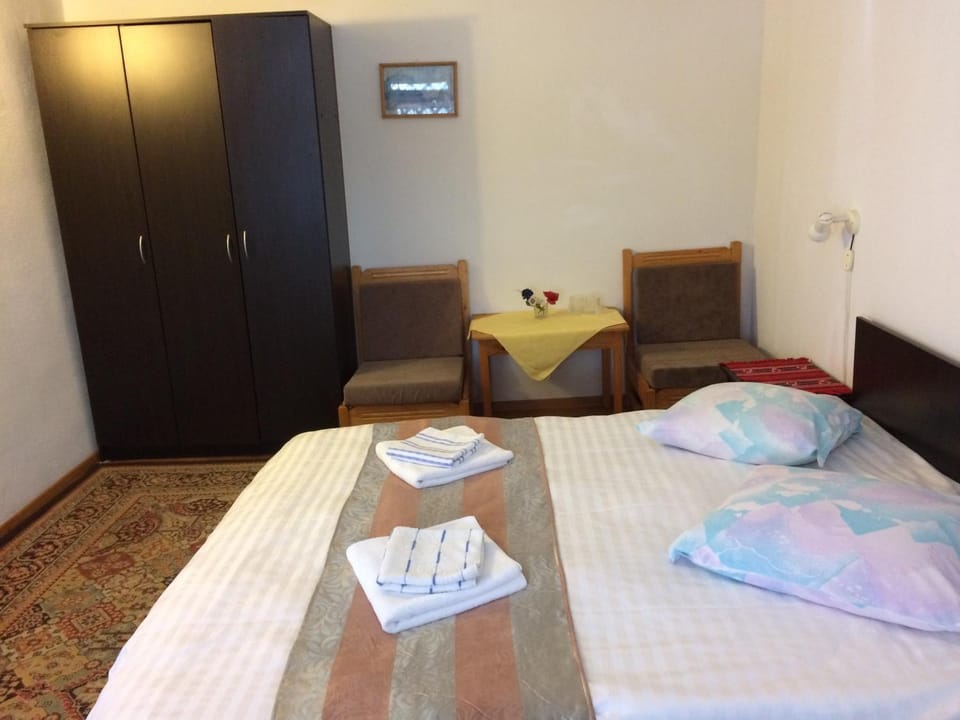 Pension Casa Alba Bed and Breakfast in Romania