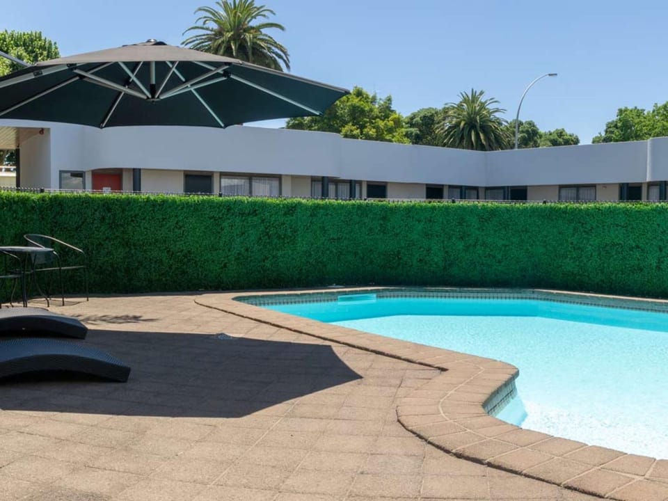 Swimming pool, Swimming pool