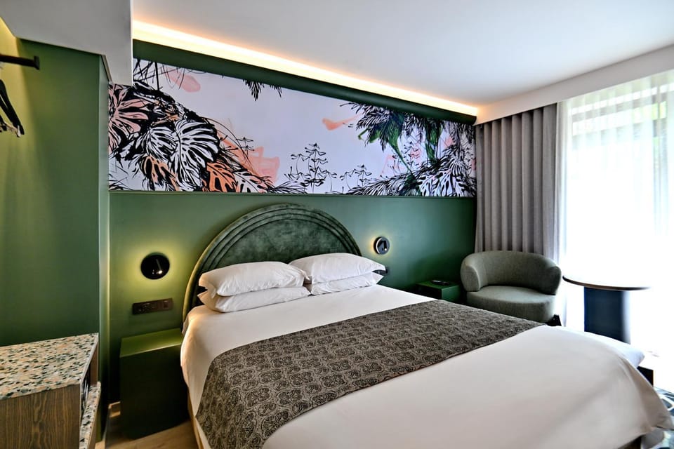 Bed, Bedroom