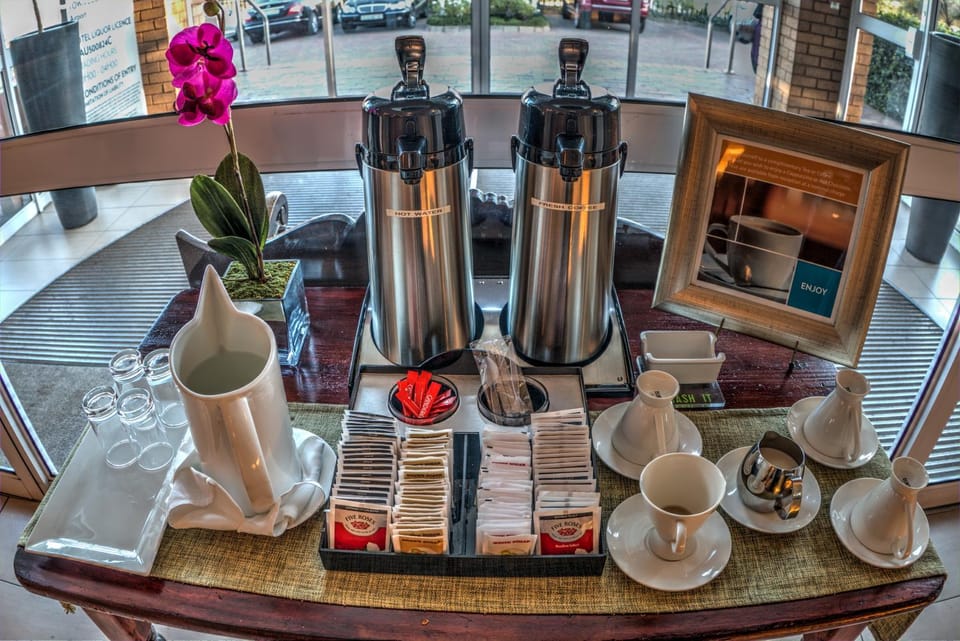 Coffee/tea facilities, Food and drinks