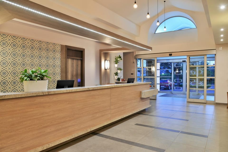 Lobby or reception, Lobby or reception
