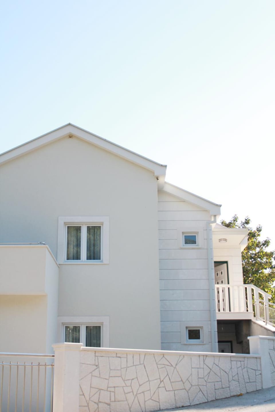 Facade/entrance