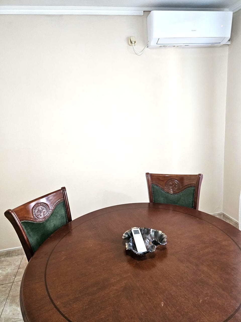 Dining area, air conditioner