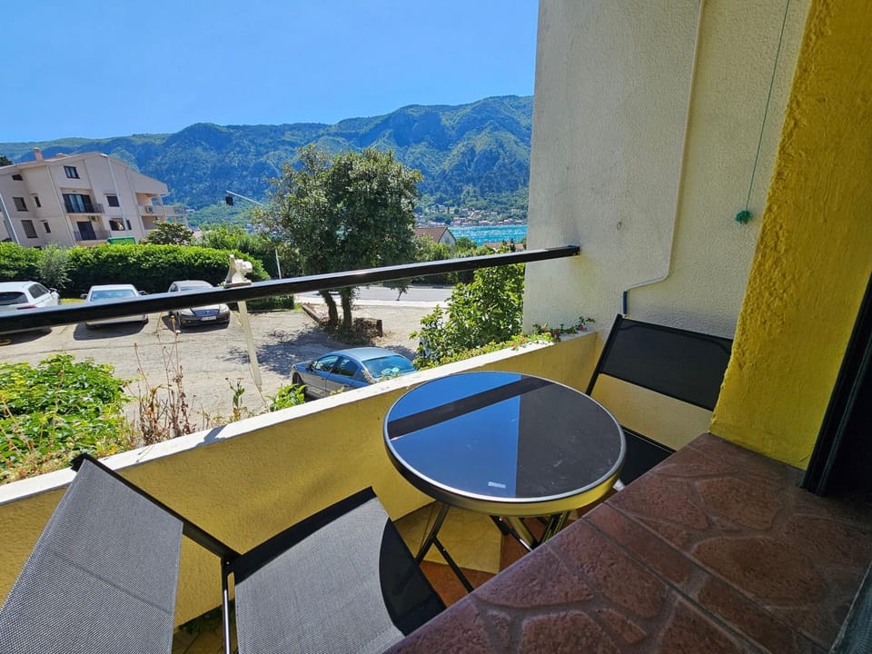 View (from property/room), Balcony/Terrace, Seating area